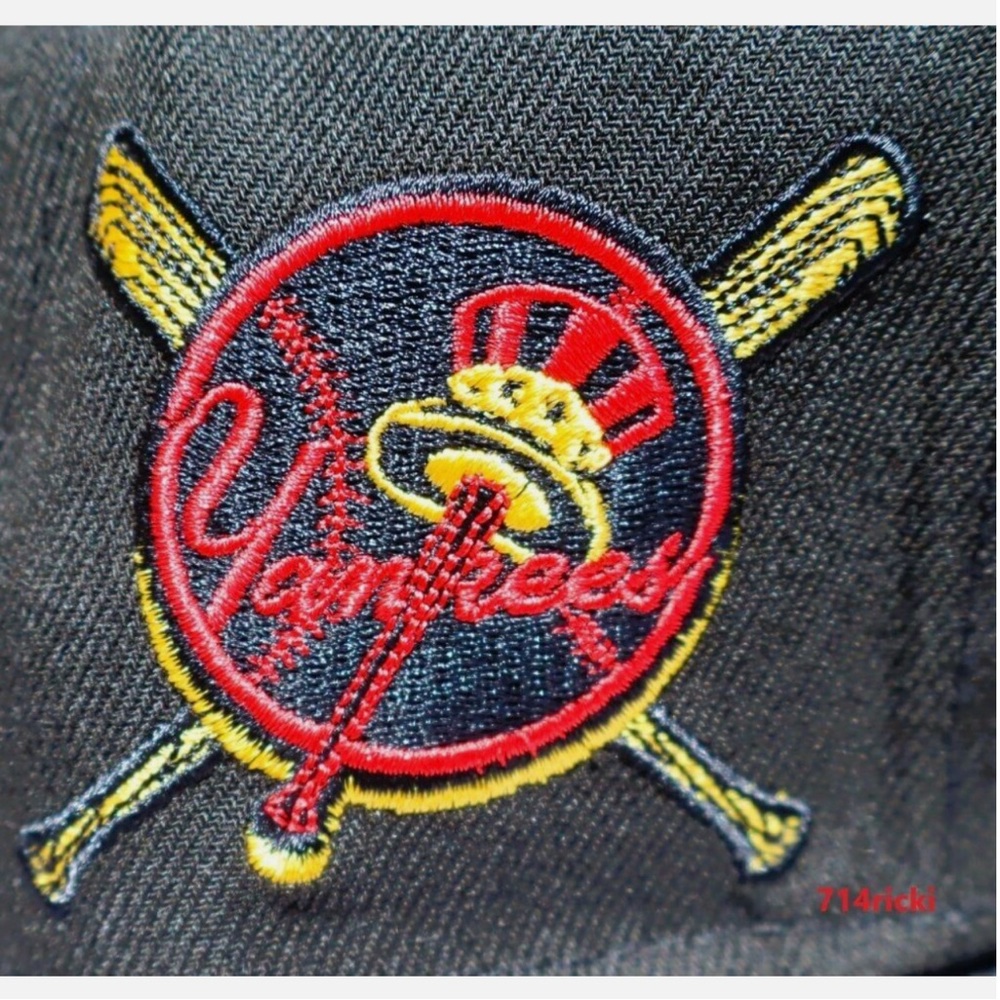 Black Yankees Baseball Cap - Picture 2 of 7